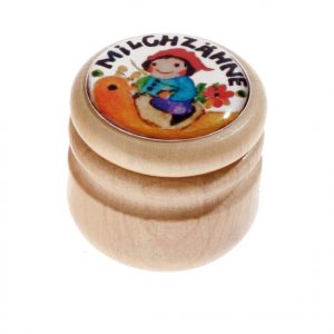 Die kleine hölzerne Milchzahndose