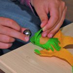 Ein Versuch aus dem Experimentierkasten Leicht und Schwer