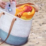 Der Bewegungsalarm schützt die Strandtasche