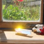 Das große Prisma Ein Stück Regenbogen leuchtet im Sonnenschein